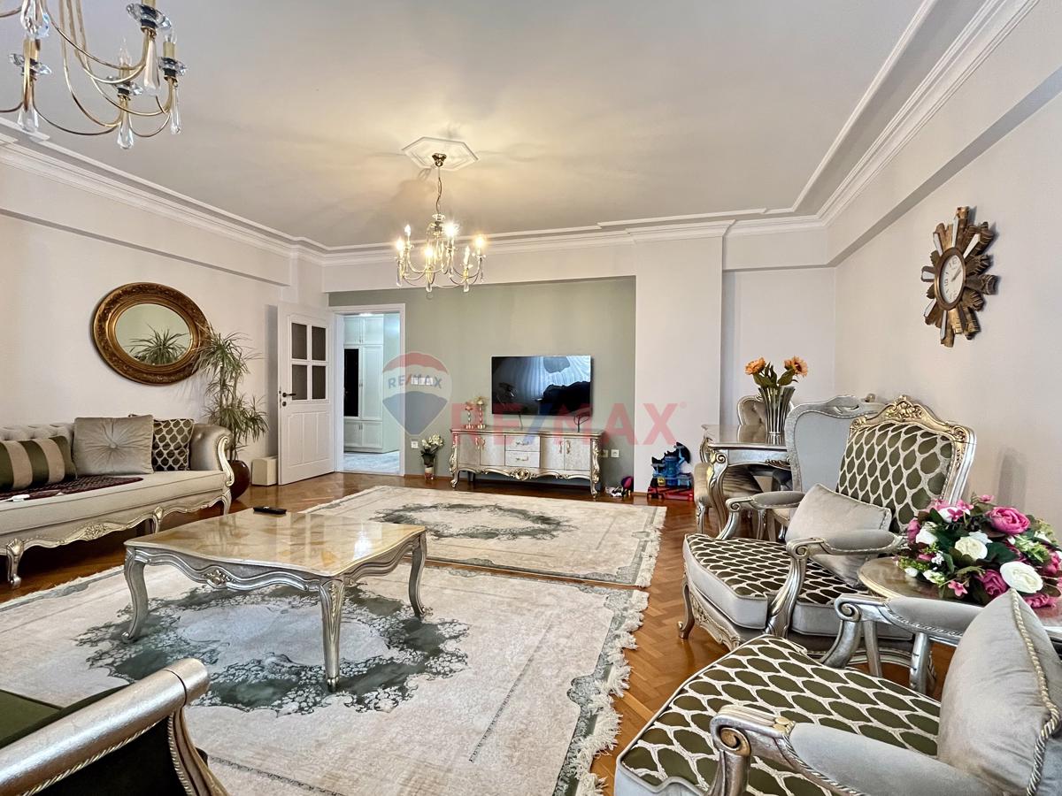 ÜMRANİYE TANTAVİ MAHALLESİNDE KAÇIRILMAYACAK 3+1 160M2 SATILIK DAİRE