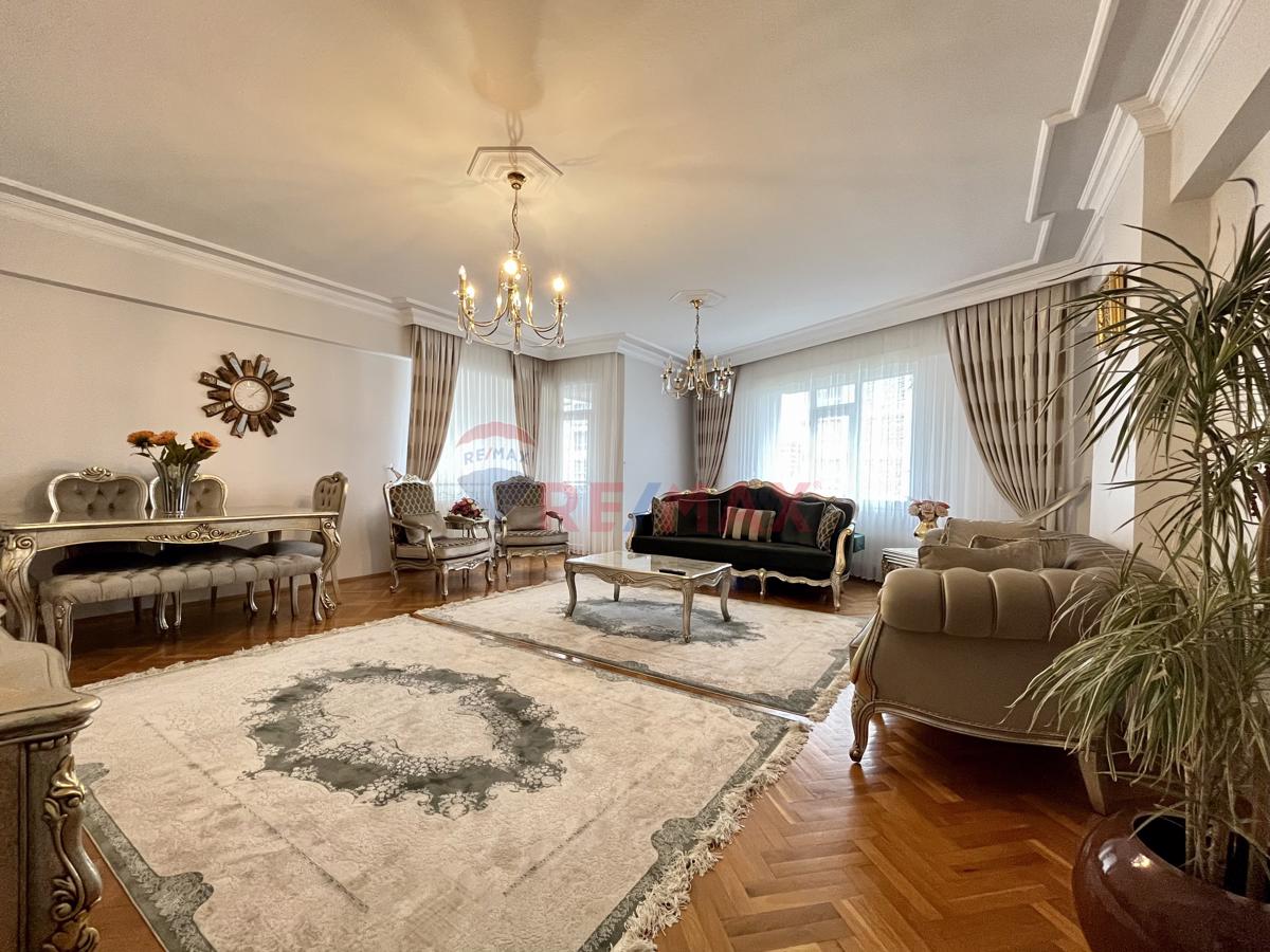 ÜMRANİYE TANTAVİ MAHALLESİNDE KAÇIRILMAYACAK 3+1 160M2 SATILIK DAİRE