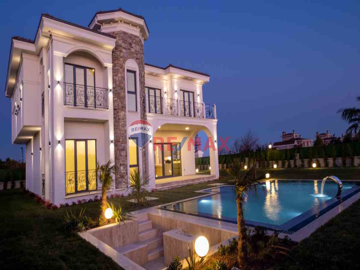 İSTANBUL, SİLİVRİ, KAVAKLI MAHALLESİ’NDE, ÖZEL YAPIM, SIFIR, HAVUZLU, 5+1 SATILIK MÜSTAKİL VİLLA.