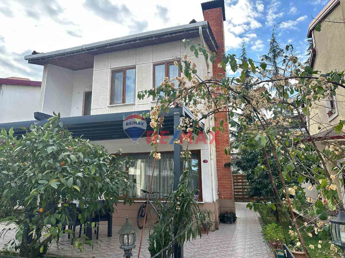 ALTAY SAHIL SITESINDE 3+1 DENIZE SIFIR SATILIK VILLA