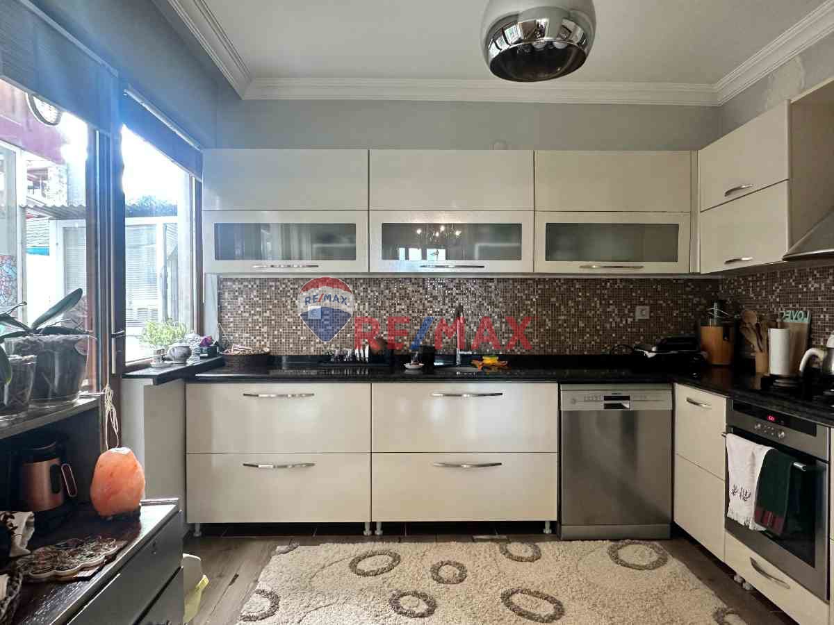 ALTAY SAHIL SITESINDE 3+1 DENIZE SIFIR SATILIK VILLA