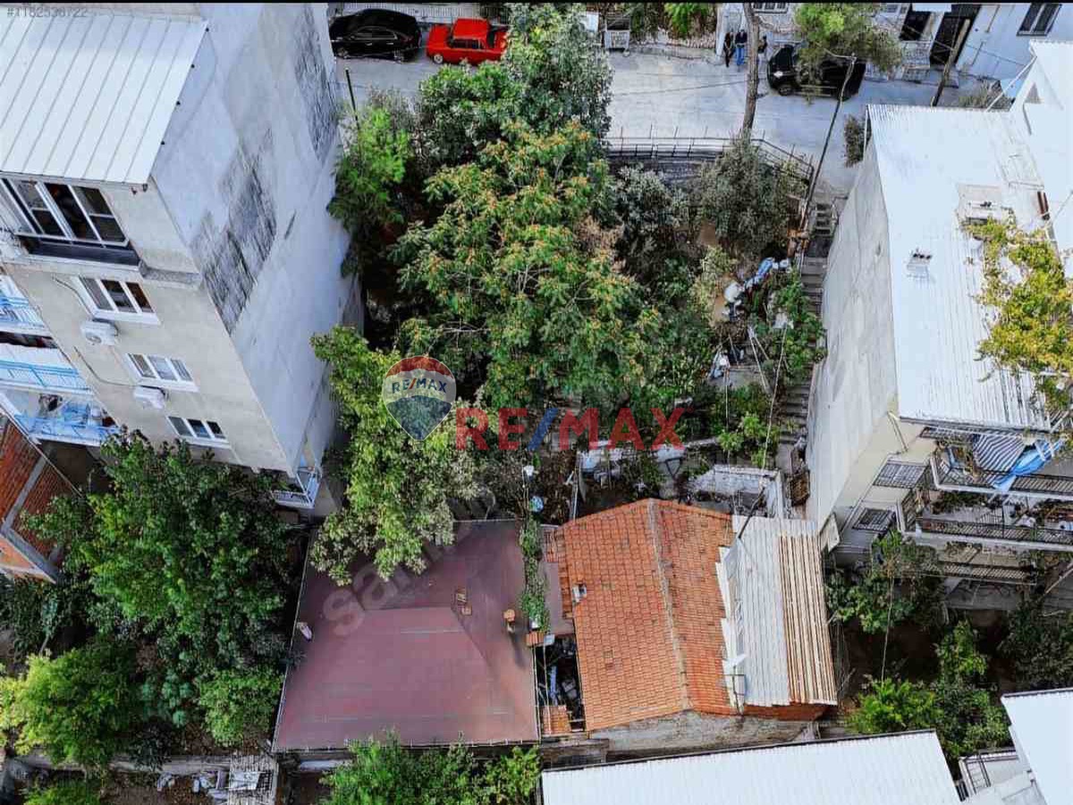 REMAX BEST'TEN BORNOVA MERIÇ MH. DE İMARLI SATILIK ARSA