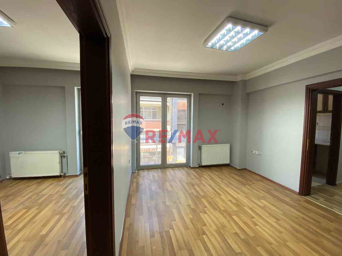 REMAX ÇARŞI'DAN MEHMET ALİ PAŞA'DA KİRALIK 2+1 BÜRO-OFİS