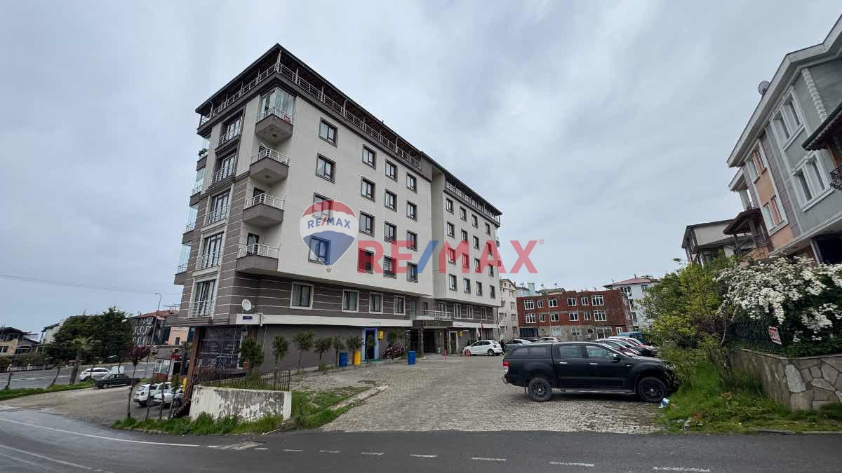 RE/MAX YALI'DAN GÖLEVİ MAHALLESİNDE KİRALIK 2+1 DAİRE !