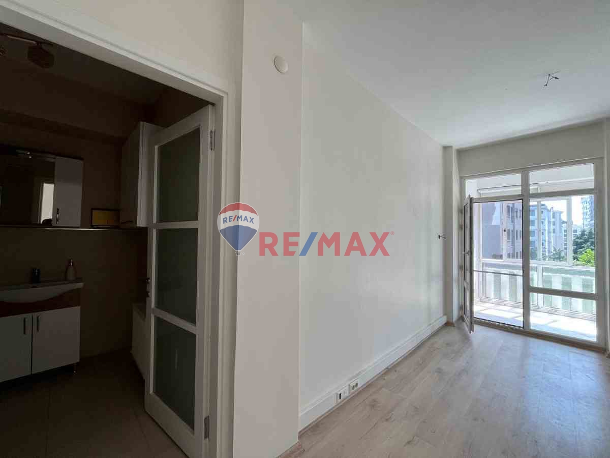 BAĞDAT CADDESI ÜZERI ÇIFTEHAVUZLAR’DA İŞYERINE 3+1 KIRALIK DAIRE 