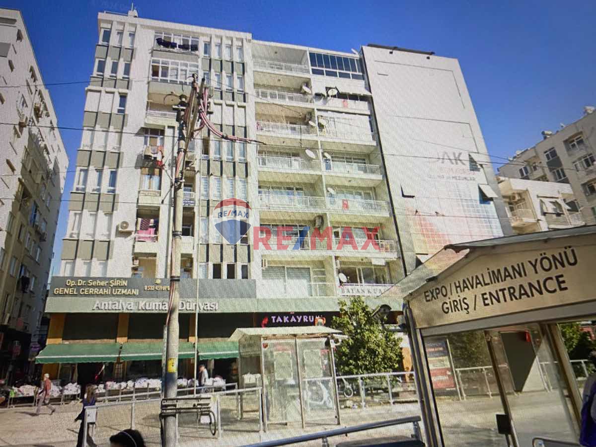 DOĞU GARAJI TRANVAY DURAĞI DIBINDE KIRALIK 1+1 EŞYALI