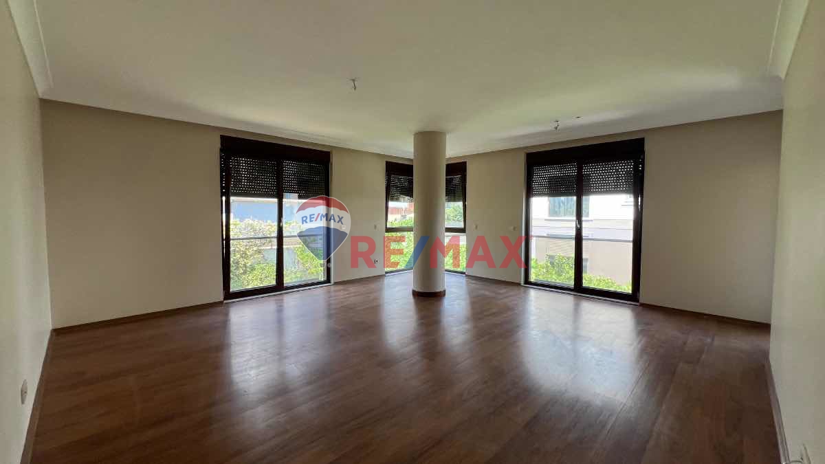 REMAX MASA ALTUNİZADE'DE 3+1 126 M ² ARAKAT KİRALIK DAİRE