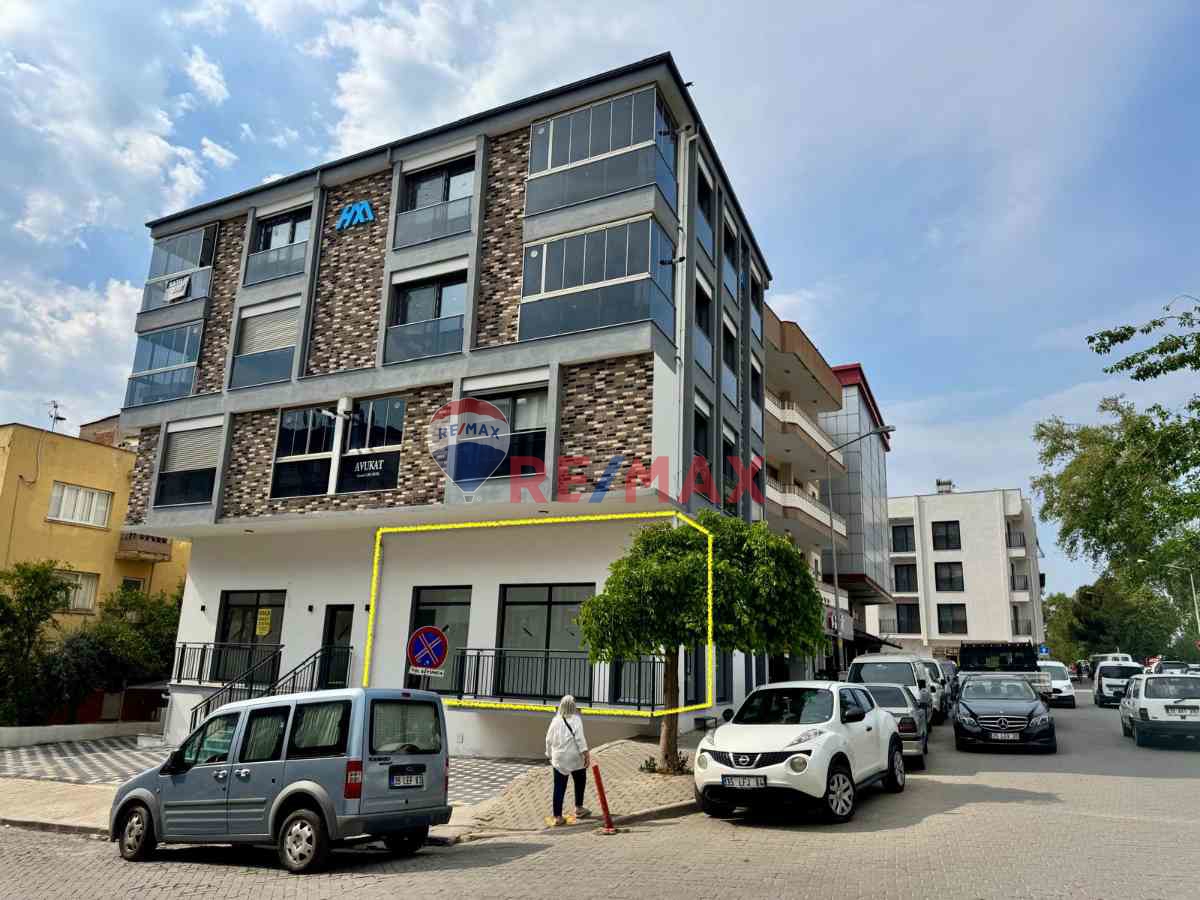 SELÇUK İZBAN DURAĞINDA KÖŞE KONUMLU KİRALIK İŞ YERİ!