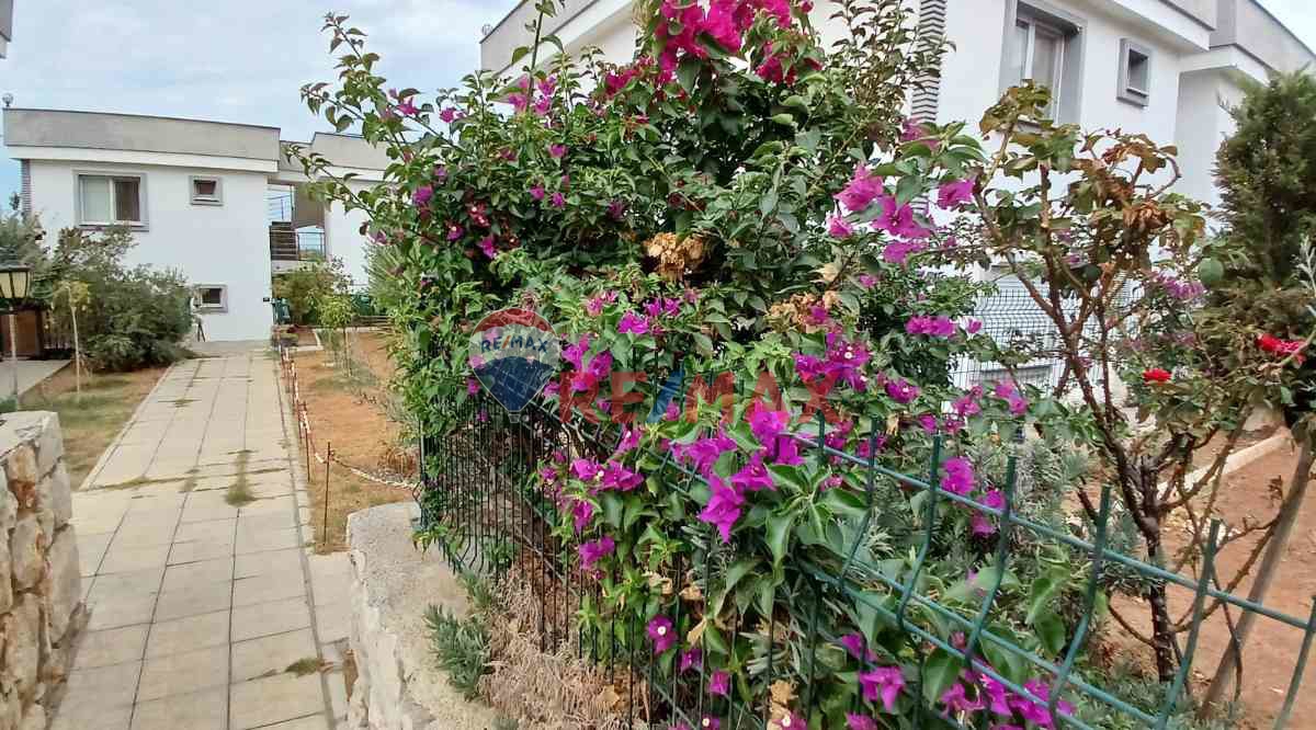 REMAX COOL'DAN MERKEZİ KONUMLU HAVUZLU SİTE İÇİ KİRALIK DAİRE