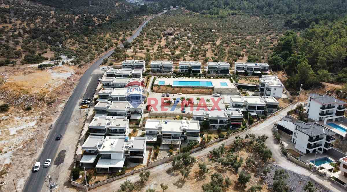 REMAX COOL'DAN MERKEZİ KONUMLU HAVUZLU SİTE İÇİ KİRALIK DAİRE