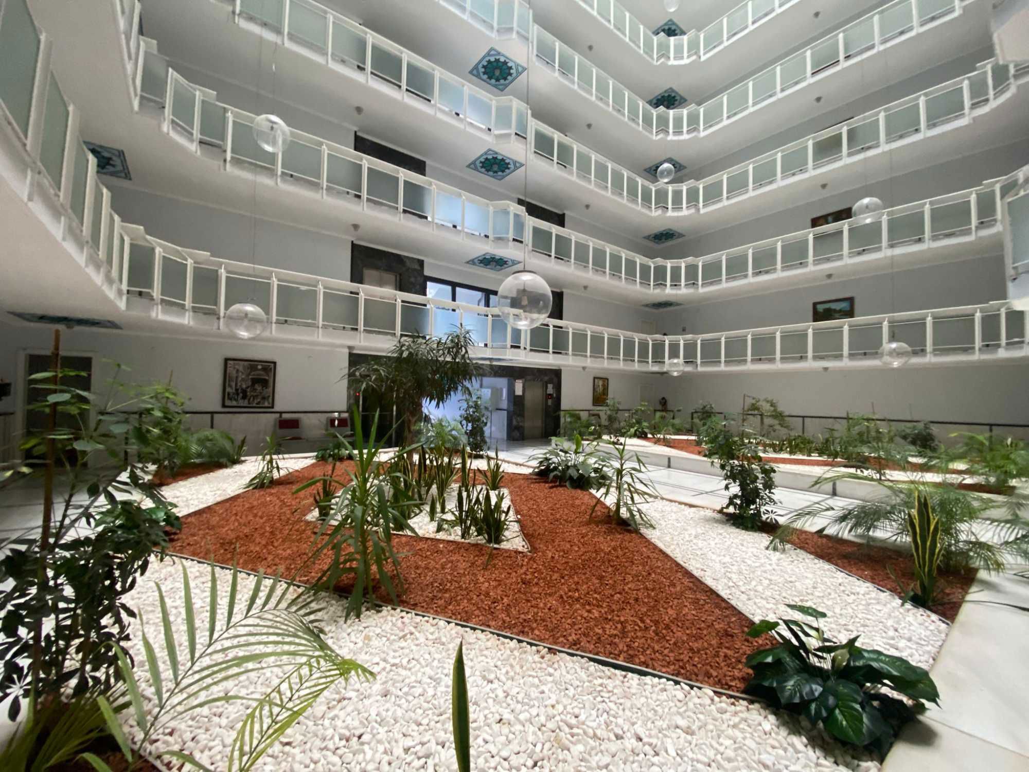 REMAX BEYAZ YÜZÜNCÜYIL SAYGIN KENT SİTESİ 4 + 1 KİRALIK DAİRE