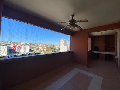 REMAX BEYAZ YÜZÜNCÜYIL SAYGIN KENT SİTESİ 4 + 1 KİRALIK DAİRE