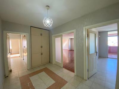 REMAX BEYAZ YÜZÜNCÜYIL SAYGIN KENT SİTESİ 4 + 1 KİRALIK DAİRE