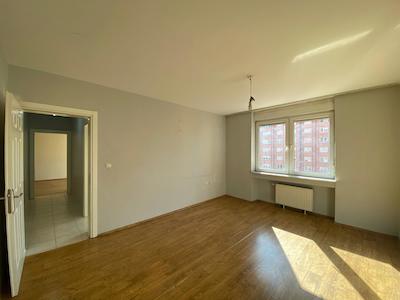 REMAX BEYAZ YÜZÜNCÜYIL SAYGIN KENT SİTESİ 4 + 1 KİRALIK DAİRE