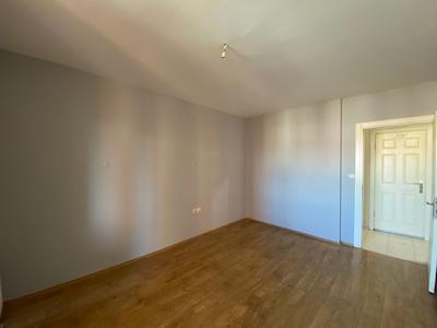 REMAX BEYAZ YÜZÜNCÜYIL SAYGIN KENT SİTESİ 4 + 1 KİRALIK DAİRE