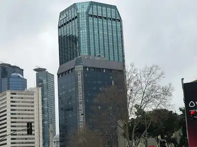 ŞİŞLİ GAYRETTEPE MAYA AKAR CENTER’DA KURUMSAL KİRACILI SATILIK DÜKKAN& MAĞAZA