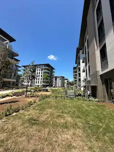 ÇINARKÖY EVLERİ'NDE 3+1 BAHÇE KATI SATILIK LÜKS DAİRE