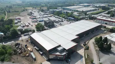 ARSLANBEY OSB YAKINI ANA YOL ÜZERİ 2100M² KAPALI, 20 TON VİNÇLİ KİRALIK DEPO