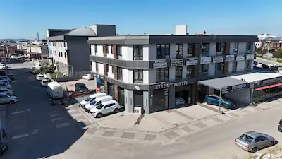 ÜNBAY ALTINOVA İŞ MERKEZI KÖŞE CEPHELI 300 M² ÇIFT DÜKKAN