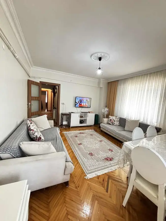 MALTEPE FINDIKLI’DA ARA KAT BALKONLU SATILIK 2+1 DAİRE