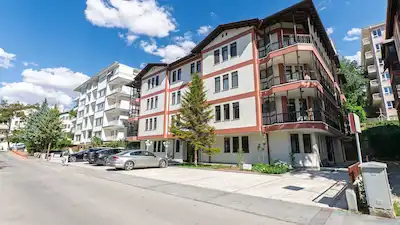 AZİZİYE MAHALLESİ BÜYÜKELÇİLİK BÖLGESİNDE 250 M² BRÜT 5+1, 3 CEPHELİ KİRALIK GÜVENLİKLİ DAİRE
