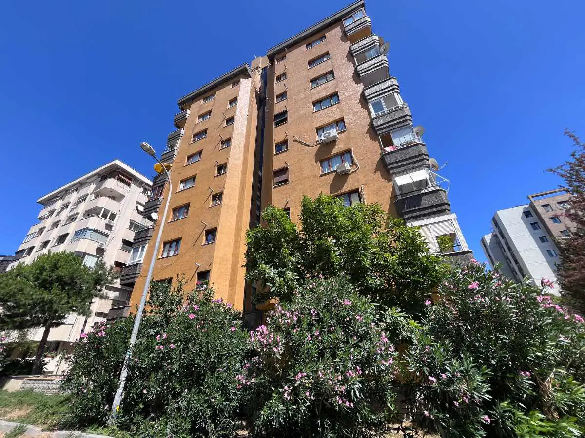 MALTEPE YALI MAH.DE MASRAFSIZ KISMİ DENİZ MANZARALI GENİŞ 3+1