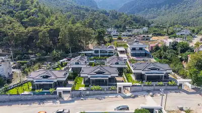 ANTALYA KEMER GÖYNÜK’TE GÜNEY CEPHELİ, 519 M2 ARSA IÇINDE SIFIR 4+1 LÜKS VİLLA | 205 M² NET