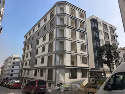 YENİBOSNA ZAFERDE SIFIR 2,5+1 YENİ BİNADA FIRSAT DAİRE