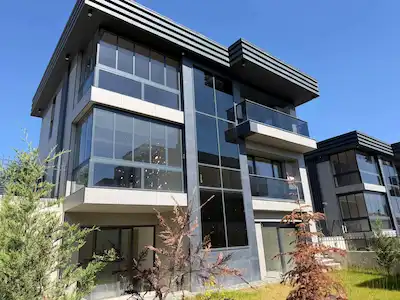 YENI BAĞLICA'DA PRESTIJLI KIRALIK 5+2 LÜKS VİLLA