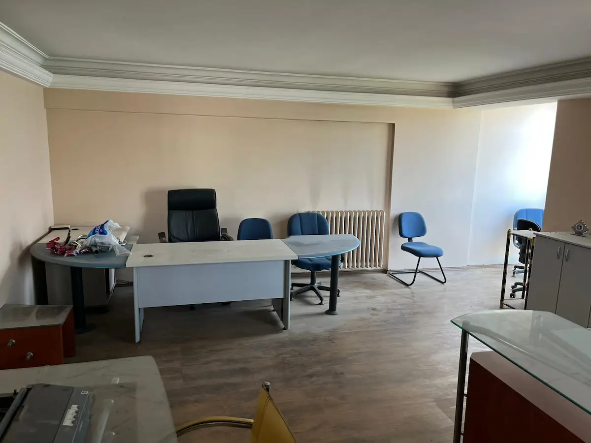 İZMIR YENIŞEHIR İŞ MERKEZIN DE KIRALIK BÜRO/OFIS