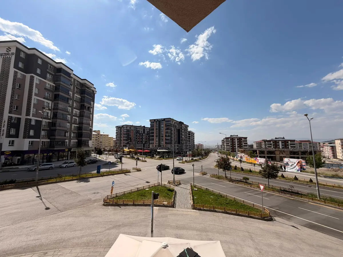 REMAX ARTIS'TEN YILDIZKENT'DE KIRALIK BULVAR CEPHE LÜKS 4+1DAIRE