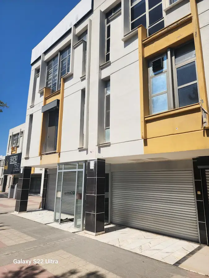 İZMİR BORNOVA MTK SİTESİ’NDE 4 KATLI ASANSÖRLÜ KİRALIK KOMPLE TİCARİ BİNA