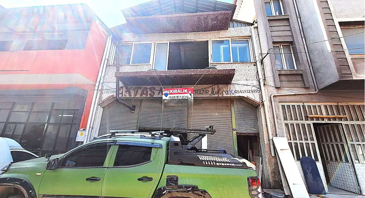 KARABAĞLAR SANAYIDE KIRALIK 360 M² 2 KATLI KIRALIK DÜKKAN