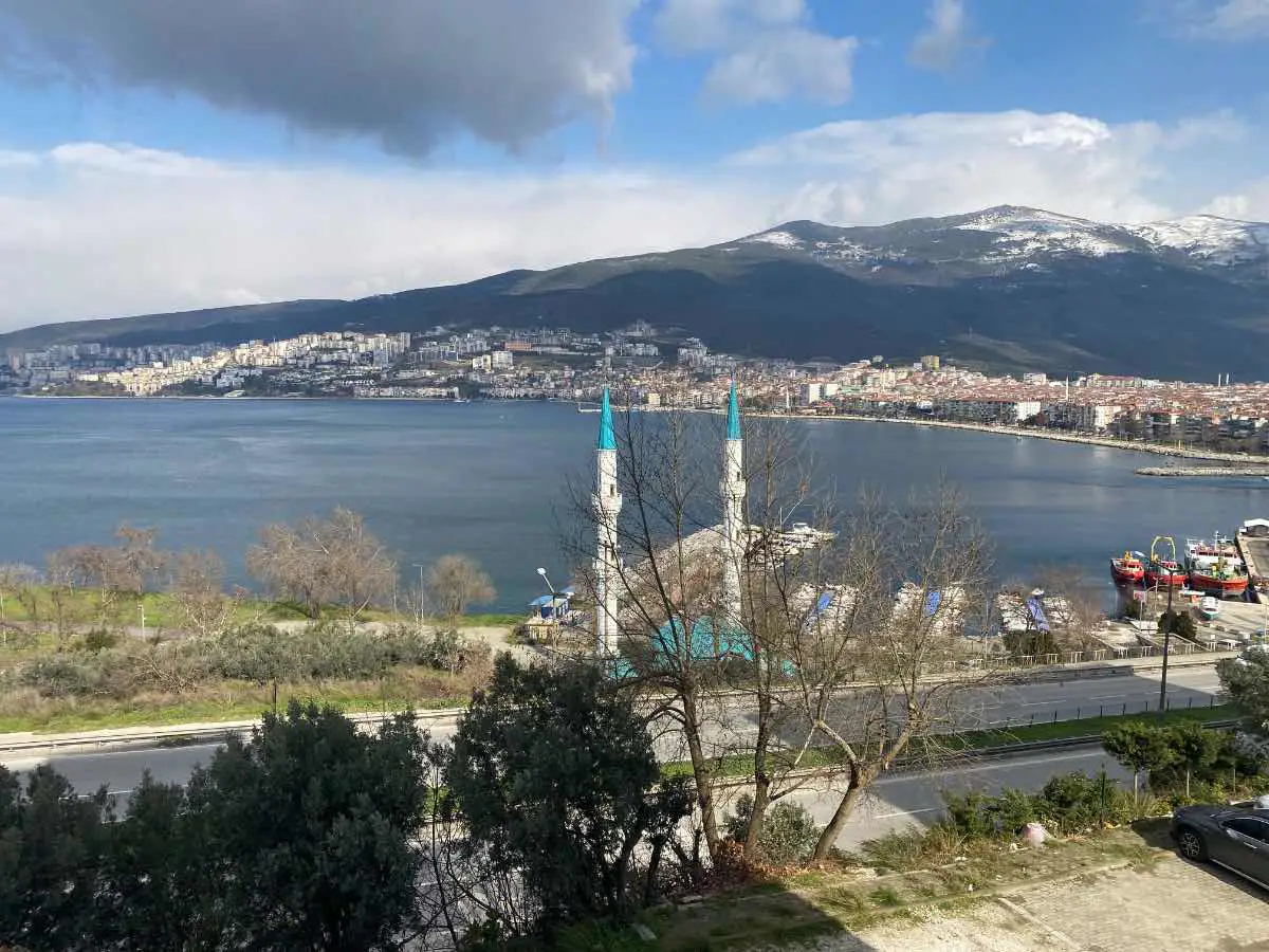 REMAX BEYAZ GEMLİK HİSAR DENİZ MANZARALI SATILIK 3+1