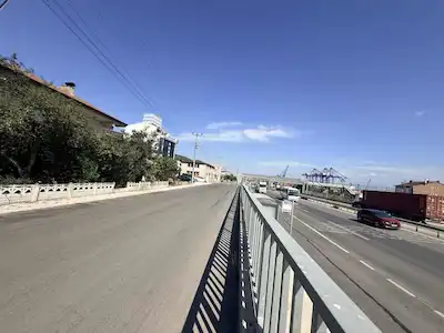 KÖRFEZ KIRAZYALI’DA E 5 CEPHE YE PARALEL SATILIK TİCARİ ARSA