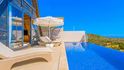 ANTALYA KALKAN’DA  EŞSIZ DENIZ MANZARALI YATIRIMLIK BUTIK TESIS
