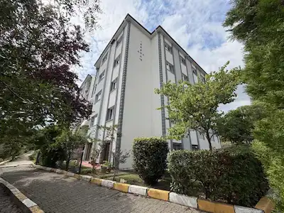 REMAX MAVİ’DEN KORUCUKTA KİRALIK 3+1 GİRİŞ KAT DAİRE
