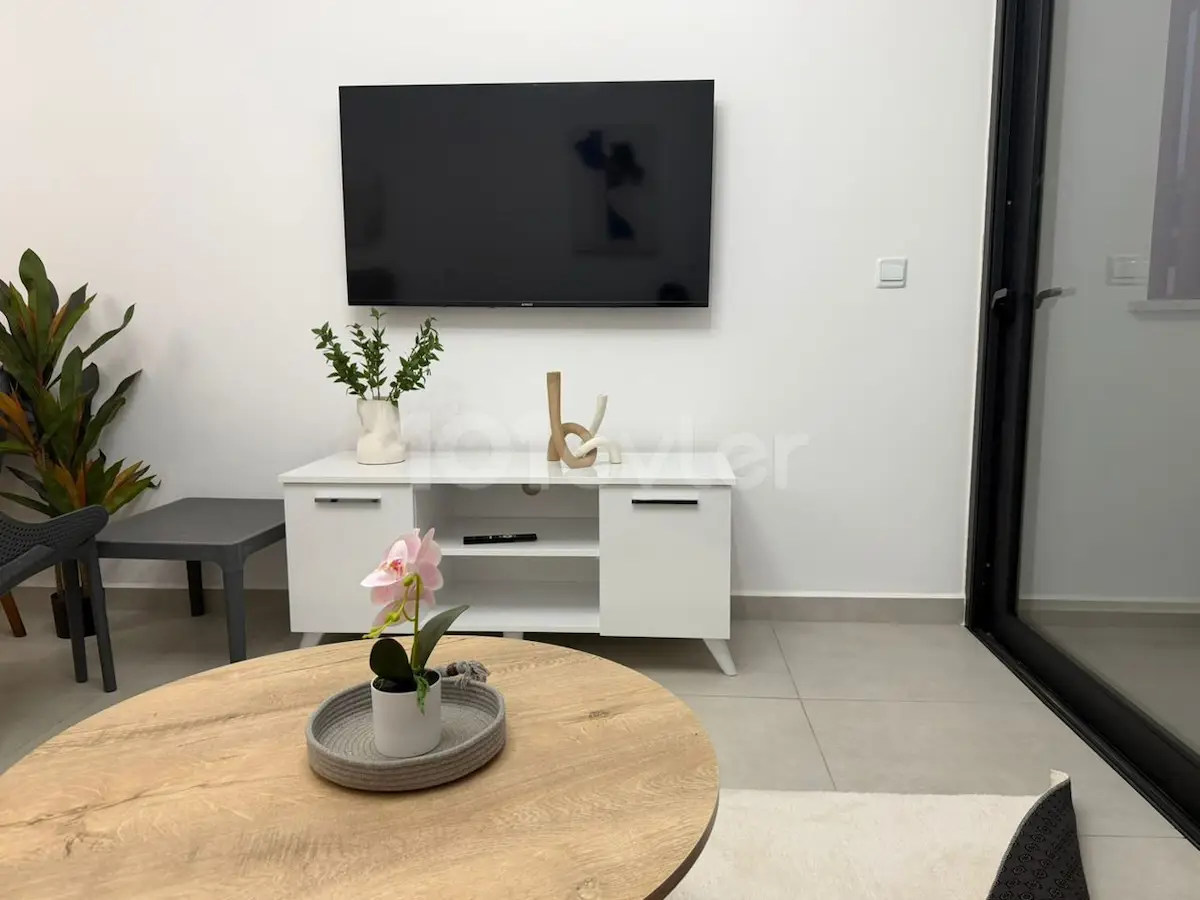 GİRNE ESENTEPE MERKEZ’DE SIFIR, EŞYALI 1+0 BALKONLU KİRALIK DAİRE (DOĞU CEPHE)