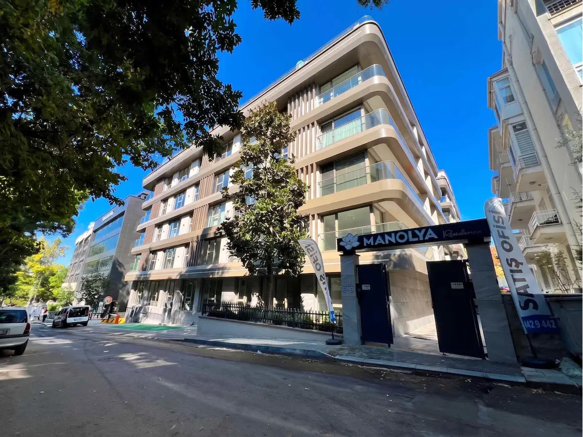 PARİS CAD MANOLYA REZİDANS'TA GÜVENLİKLİ LÜKS 1+1 KİRALIK DAİRE