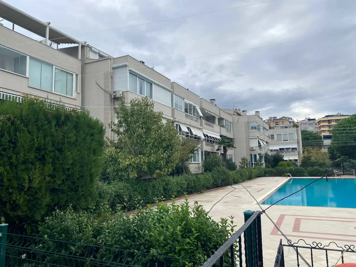 KASTEL DRAGOS SAHİL SİTESİNDE KİRALIK 4+2 DAİRE