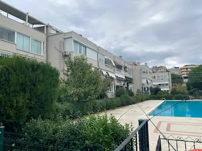 KASTEL DRAGOS SAHİL SİTESİNDE KİRALIK 4+2 DAİRE