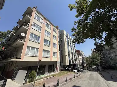ÇANKAYA KIZILAYDA 4+1 130 M² NET  3 CEPHELİ 3 BALKONLU KÖK TAPU ARA KAT  HEM YATIRIM HEM OTURUM