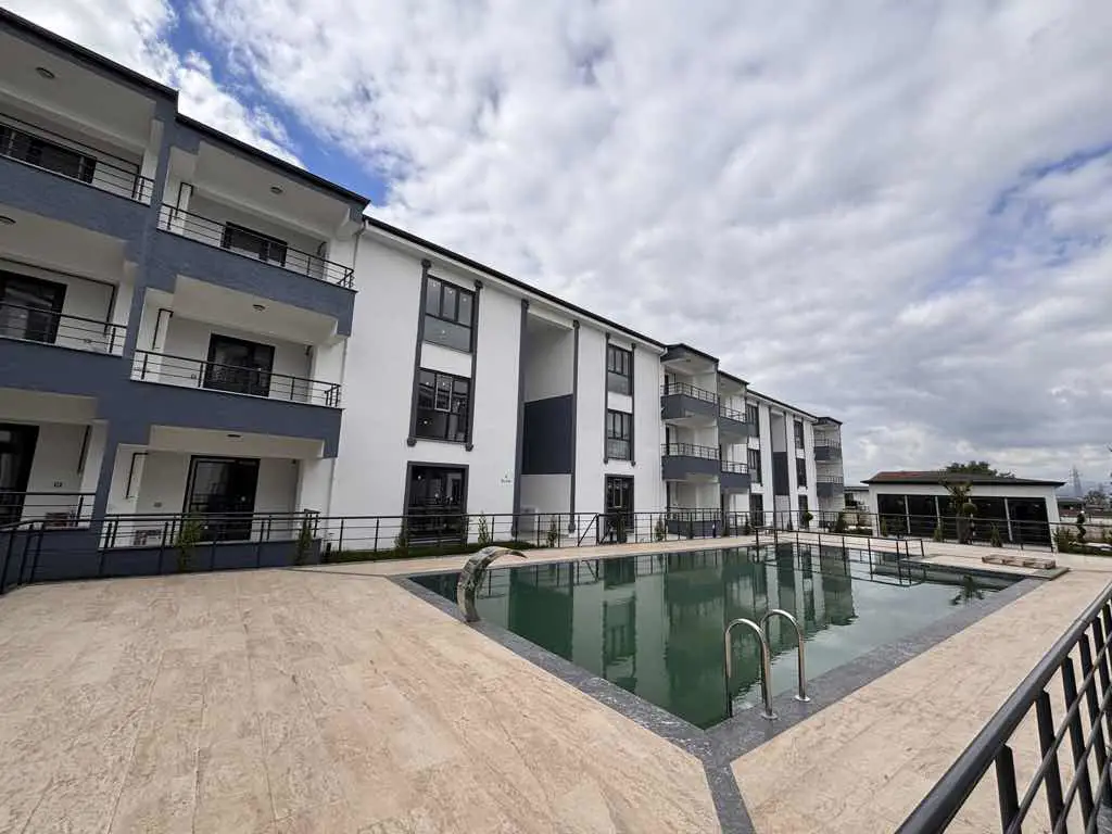 KARTEPE FSM’DE 1 + 1 SATILIK GENIŞ DAIRE