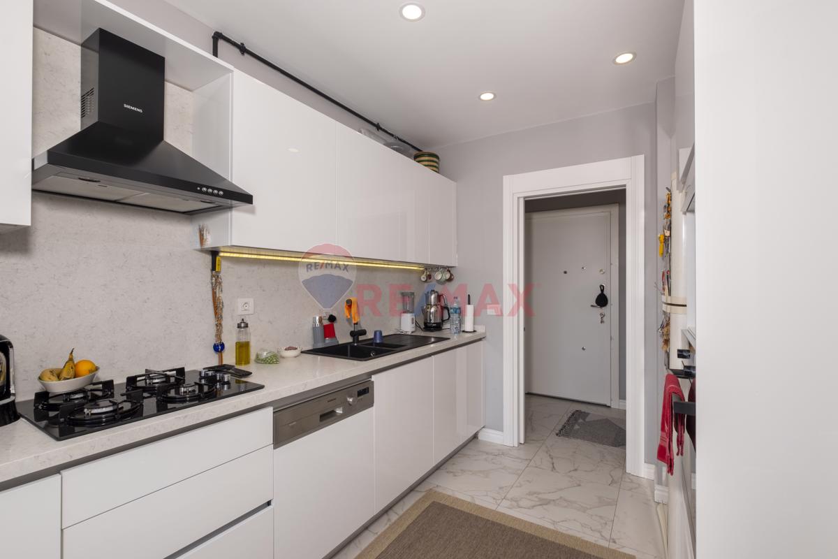 GRENA SUADIYE SITESI SATILIK 5+1 ÇATI DUBLEKSI DAIRE 