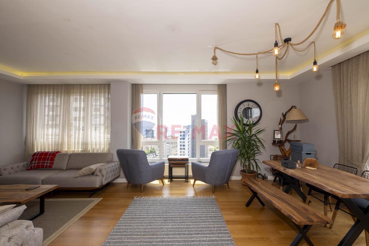 GRENA SUADIYE SITESI SATILIK 5+1 ÇATI DUBLEKSI DAIRE 