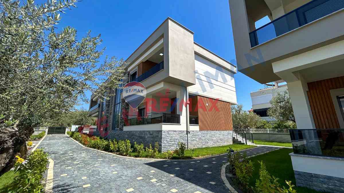 NARLI'DA DENIZE 150 METRE, HAVUZLU, AYRI MUTFAKLI, LOFT SATILIK 3+1 VILLA