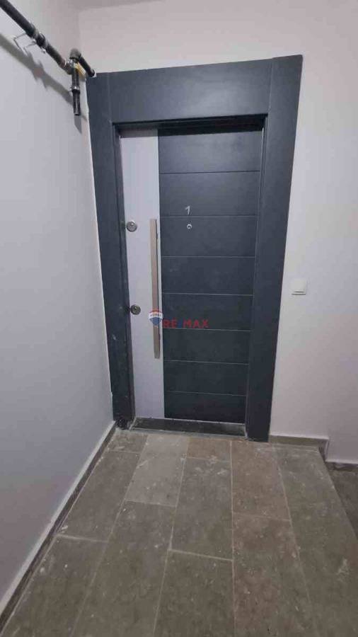 MALTEPE İDEALTEPE MİNİBÜS YOLUNDA DÜZ GİRİŞ YENİ BİNADA 1+1