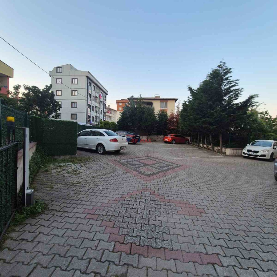 PENDIK KURTKÖY ERSOY HASTANESINE YÜRÜME MESAFESINDE 2+1 SATILIK