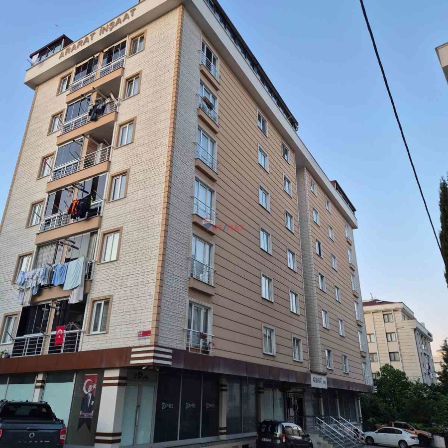 PENDIK KURTKÖY ERSOY HASTANESINE YÜRÜME MESAFESINDE 2+1 SATILIK