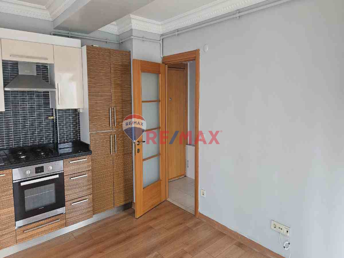 İSTANBUL KARTAL YAKACIK YENİ MAHALLE YAKACIK LİFE SİTESİ KİRALIK BOŞ 1+1 DAİRE